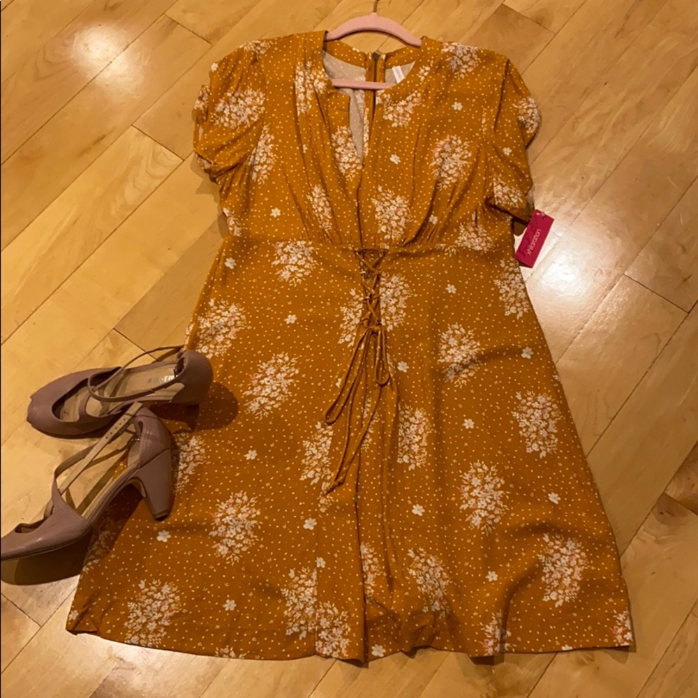 NWT Xhilaration Dress w/ criss cross tie waist